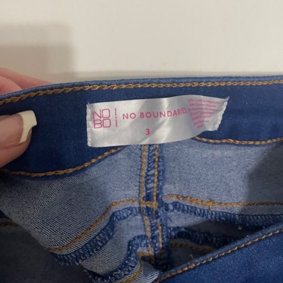 No Boundaries super skinny stretchy Jeans size 3 - Picture 9 of 10
